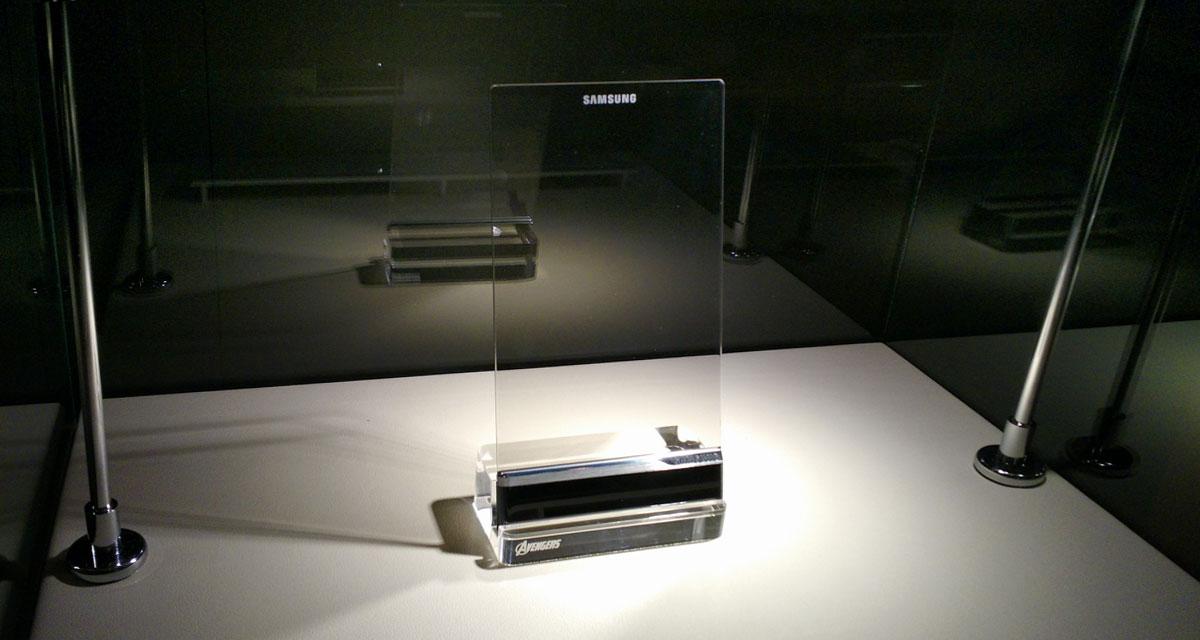 Teléfono móvil transparente de Samsung