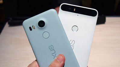 Nexus 6P azul y Nexus 5X blanco