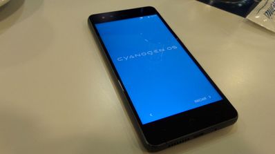 BQ Aquaris X5 con Cyanogen OS en pantalla