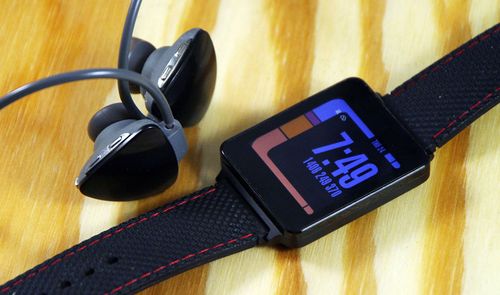 LG Watch con auriculares