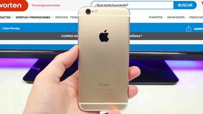 iPhone con web worten de cybermonday al fondo