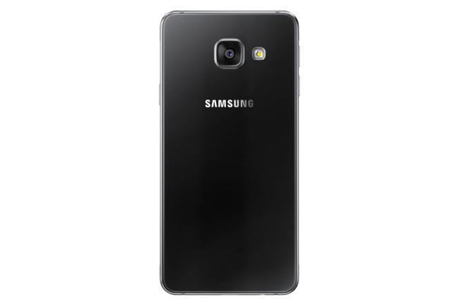 Samsung Galaxy A3 negro trasera