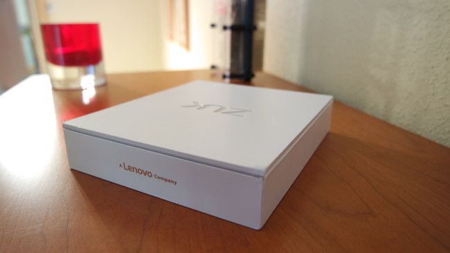 Caja en la que llega el Zuk Z1