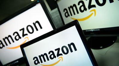 Logo de Amazon en unas pantallas