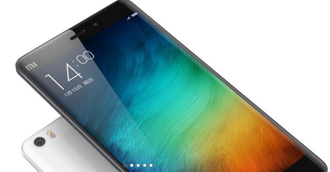 Xiaomi mi4 en color blanco y negro