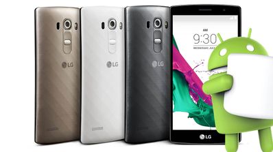LG G4c con muñeco marshmallow