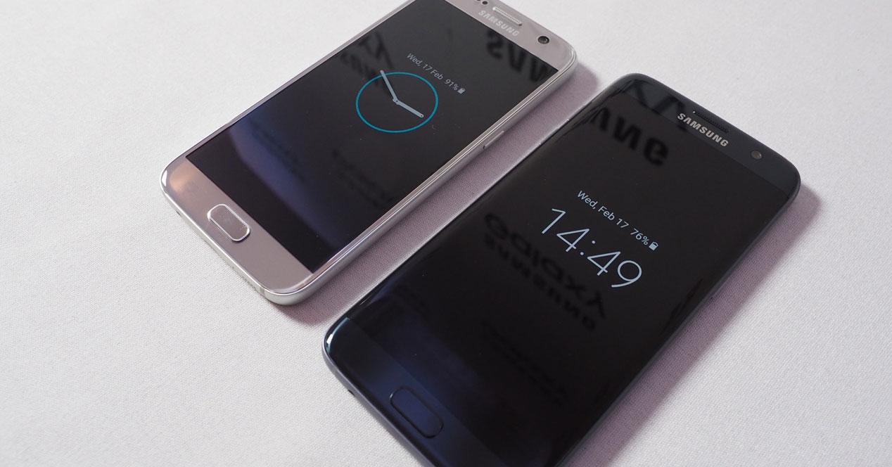 Samsung Galaxy S7 y S7 Edge en plateado y negro