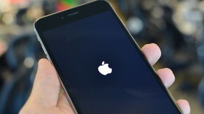 iphone arrancando con logo de manzana