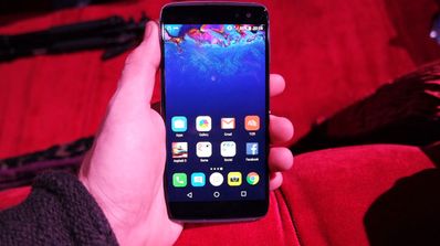 Tima de contacto del Alcatel Idol 4s