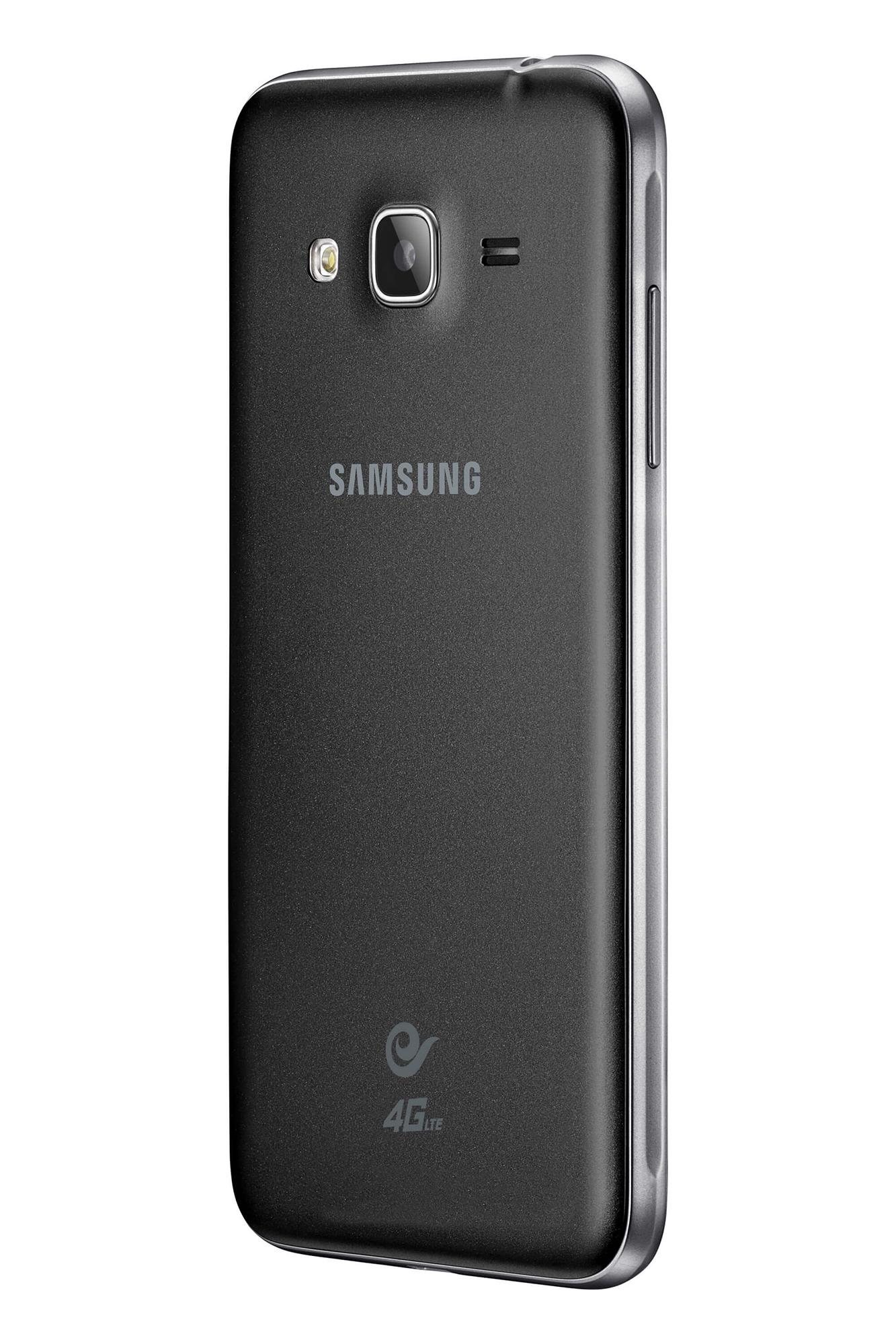 Samsung Galaxy J3 versión 2016 vista trasera en color negro