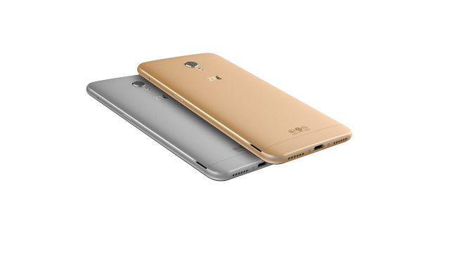 ZTE Blade V7 color plata y oro