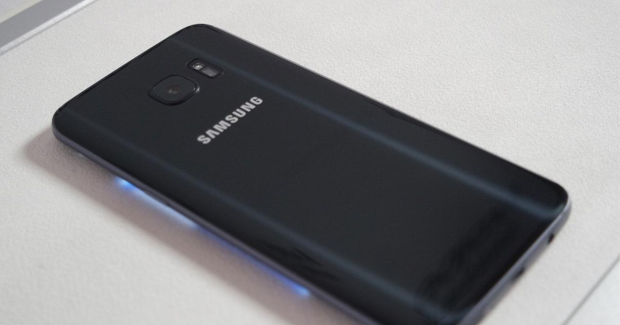 Samsung Galaxy S7 negro carcasa trasera