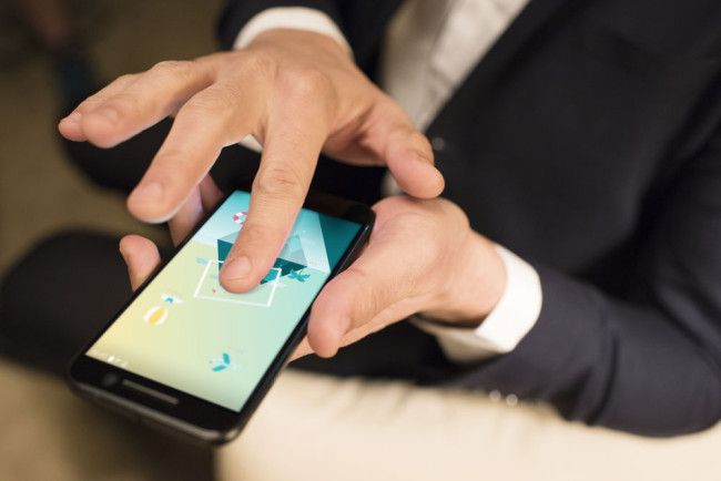 HTC 10 con pantalla funcionando