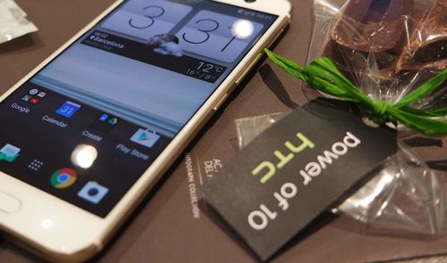HTC 10 etiqueta power of 10