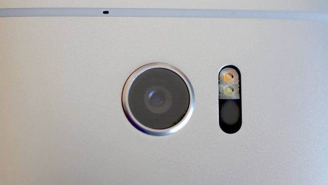 Cámara frontal del HTC 10
