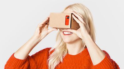 Chica con google Cardborad