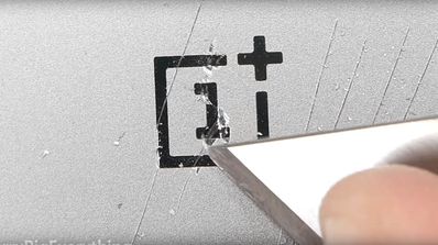 logotipo rayado de oneplus 3