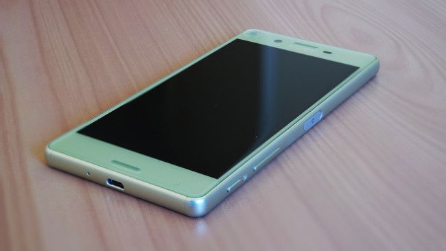 Imagen frontal del Sony Xperia X