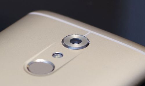 detalle de la cámara del ZTE Axon 7