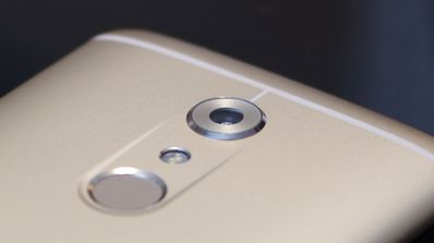 detalle de la cámara del ZTE Axon 7