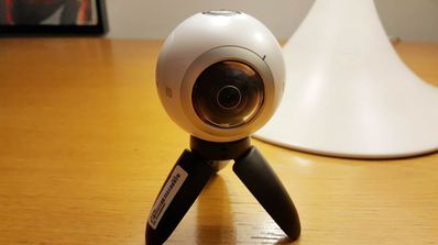 Gear 360 blanca en mesa