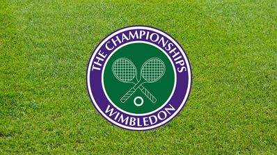 logo de wimbledon con césped de fondo