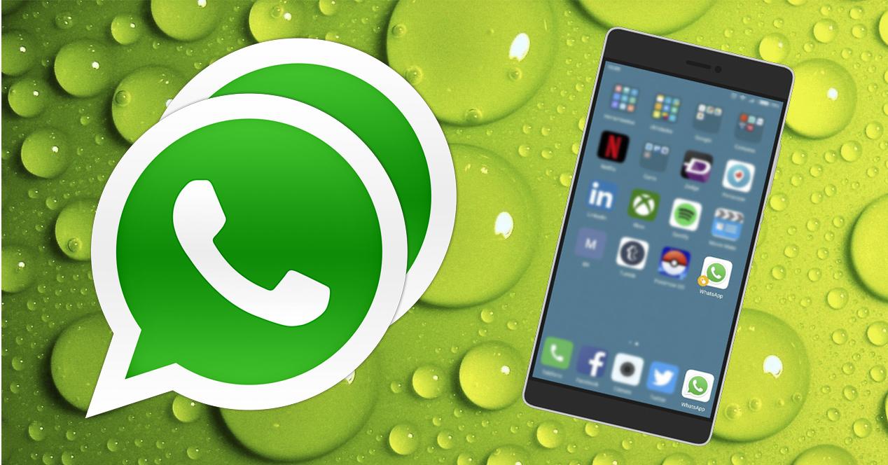 2 logos de whatsapp sobre fondo verde con smartphone