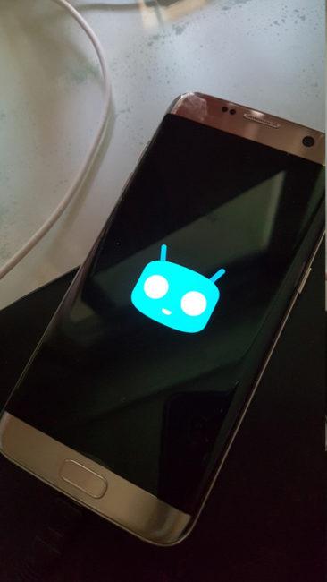 Samsung-Galaxy-S7-Edge-CyanogenMod-13-arranque