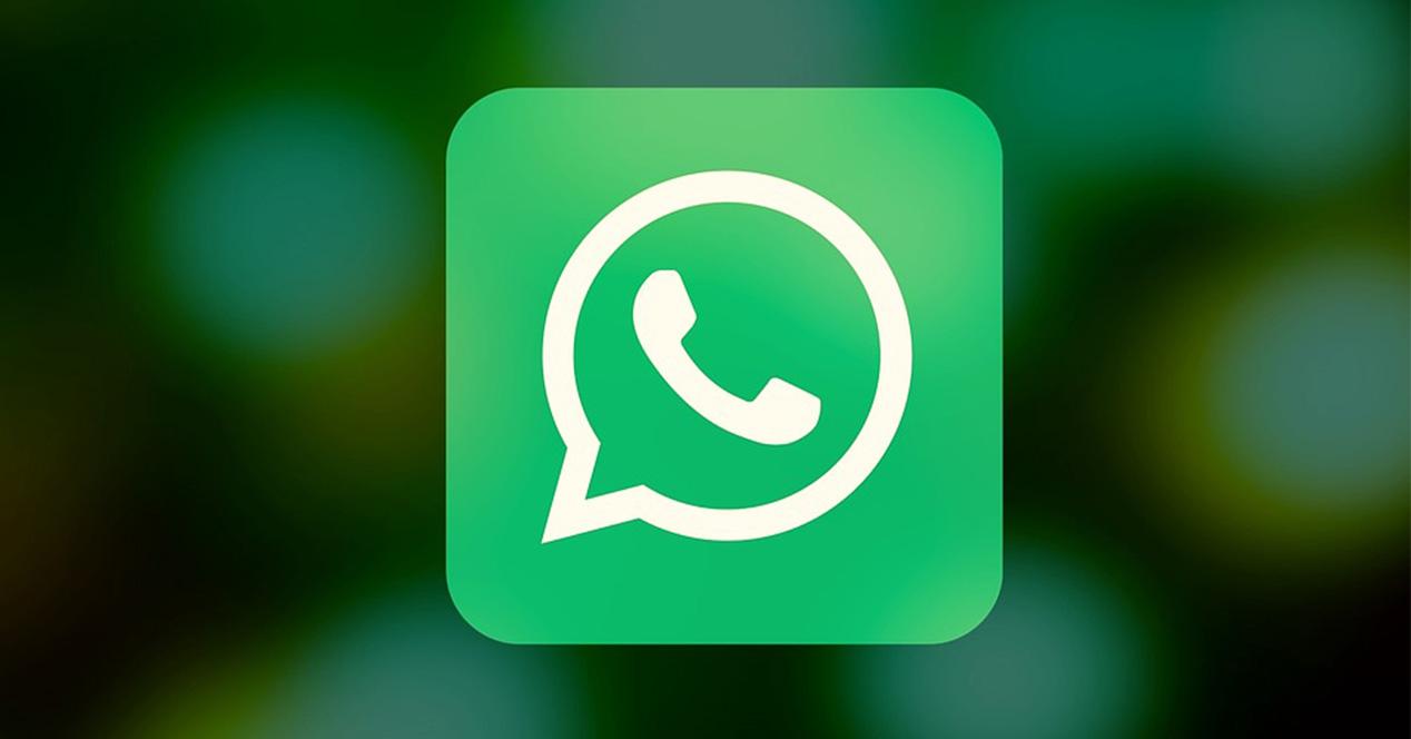 WhatsApp logotipo con fondo desenfocado
