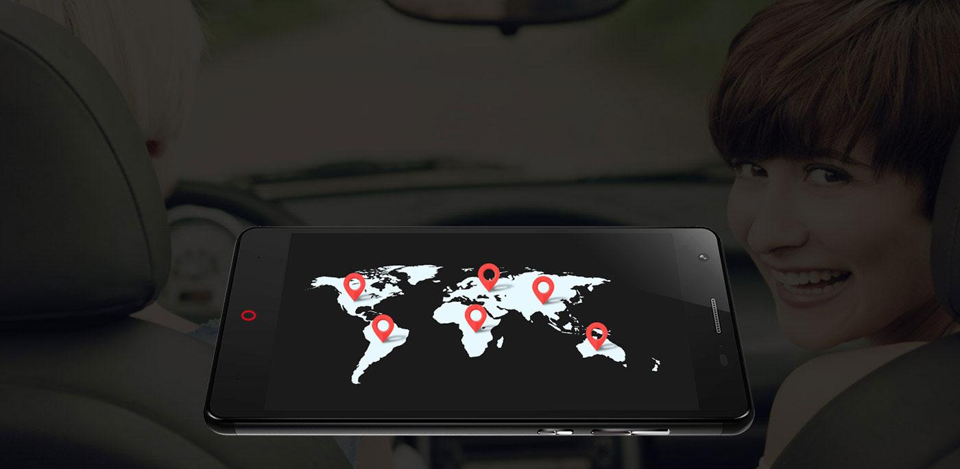 Zopo Flash E con mapa del mundo de la pantalla