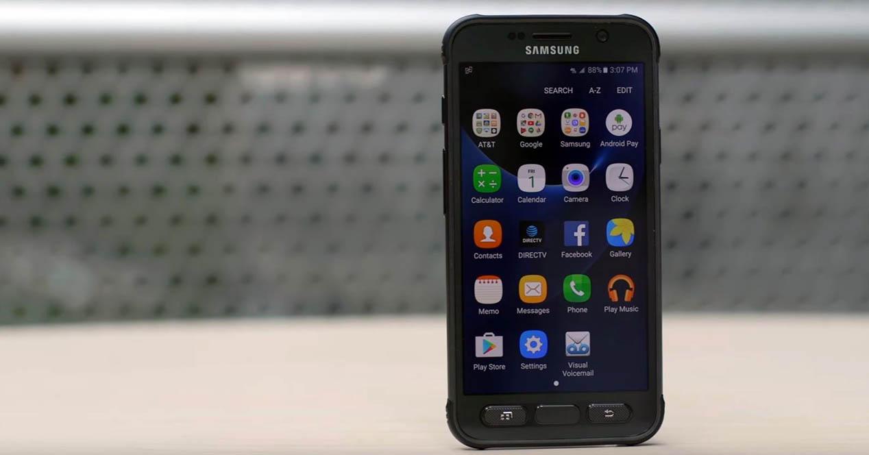 Samsung Galaxy S7 Active de color negro