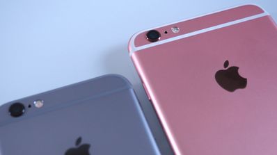 parte trasera iphone 6s gris y iphone 6s rosa