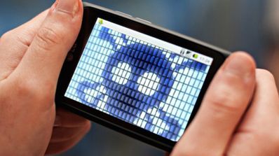 smartphone con símbolo de calavera