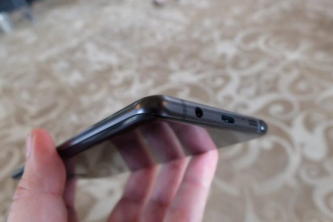Samsung Galaxy Note 7 black onyx esquina inferior