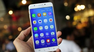 Samsung Galaxy J7 Prime en color blanco