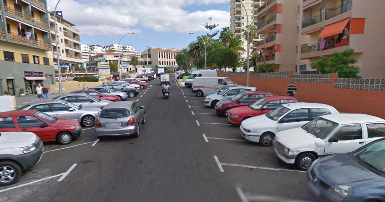 coches aparcados en la calle