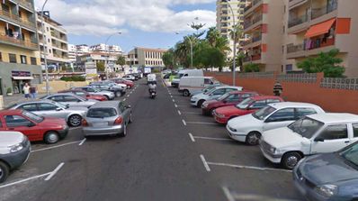 coches aparcados en la calle
