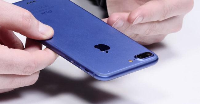 iPhone 7 Plus con carcasa azul
