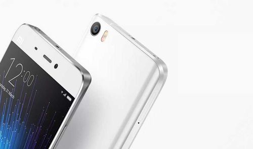 Xiaomi Mi5 de color blanco