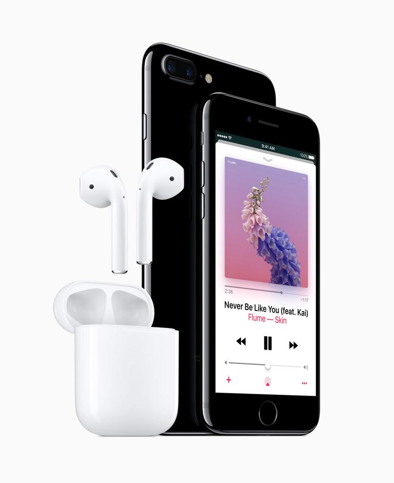 iPhone 7 con auriculares Airpods