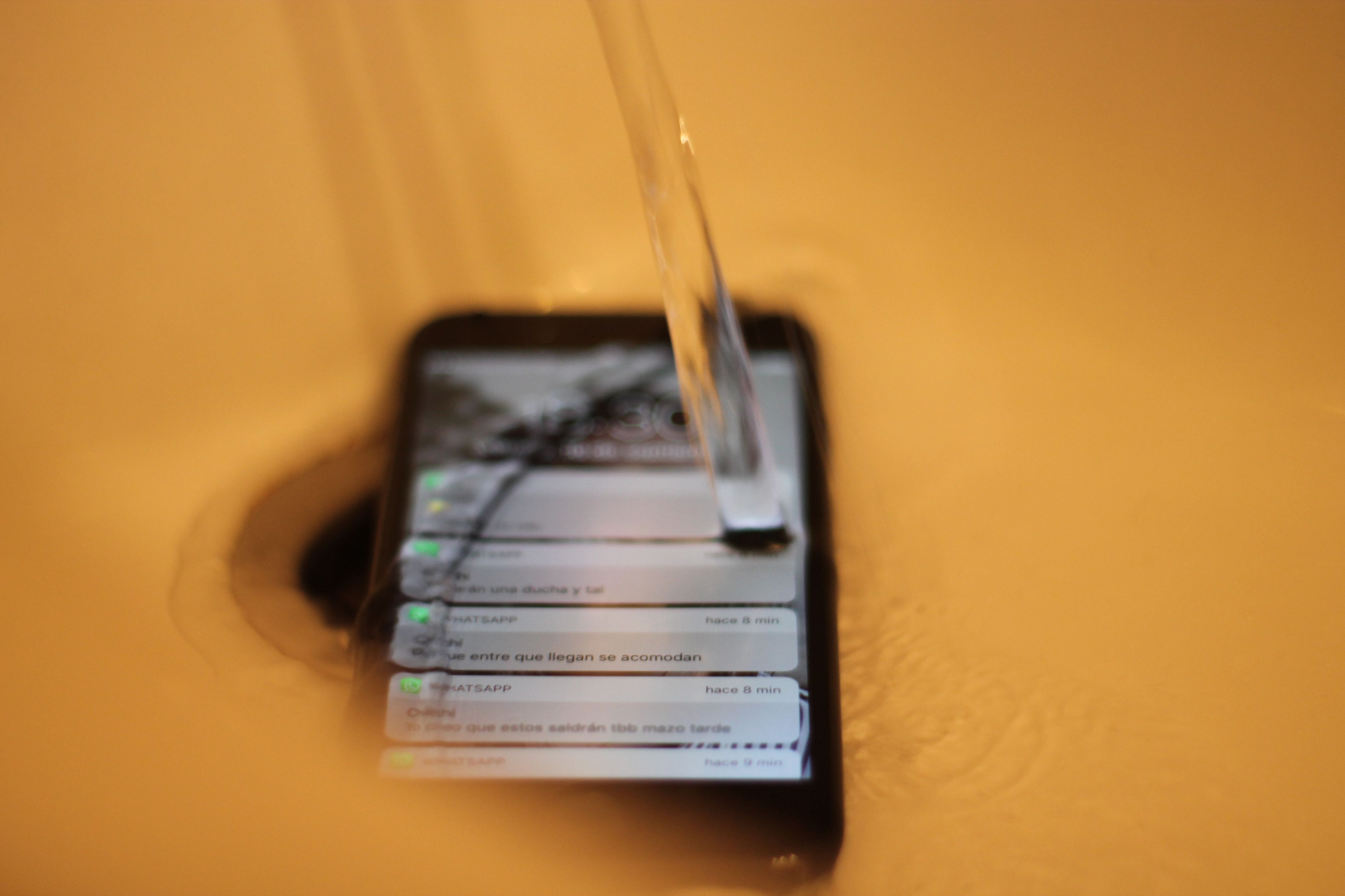prueba del iphone 7 en el agua
