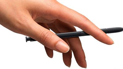 S Pen en la mano