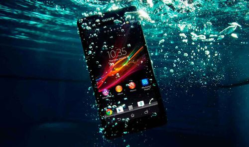 Sony Xperia en el agua