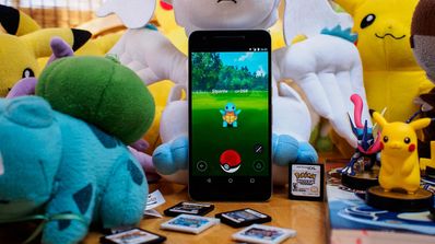 pokemon go en movil con peluches