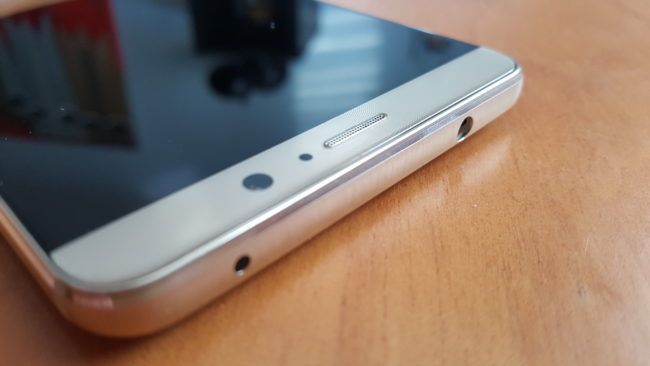 Toma auriculares del Huawei Mate 9