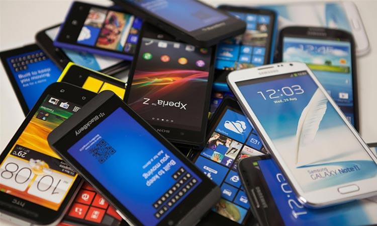Smartphones de distintas generaciones con Android