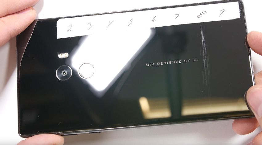 Resistencia de la carcasa cerámica del Xiaomi Mi Mix