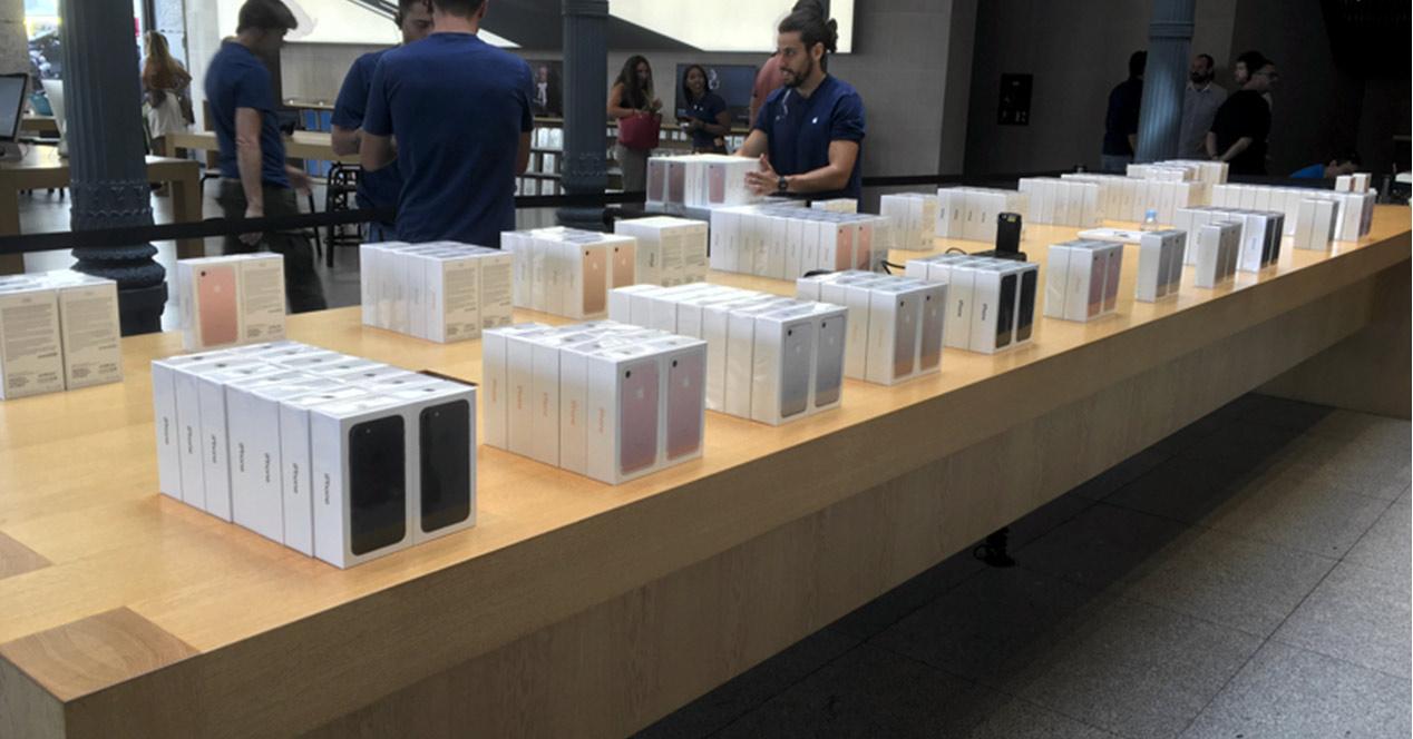 iPhone 7 en una tienda de Apple