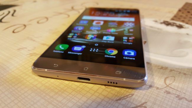 USB del ASUS Zenfone 3 Deluxe