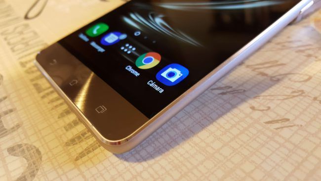 Lateral del ASUS Zenfone 3 Deluxe